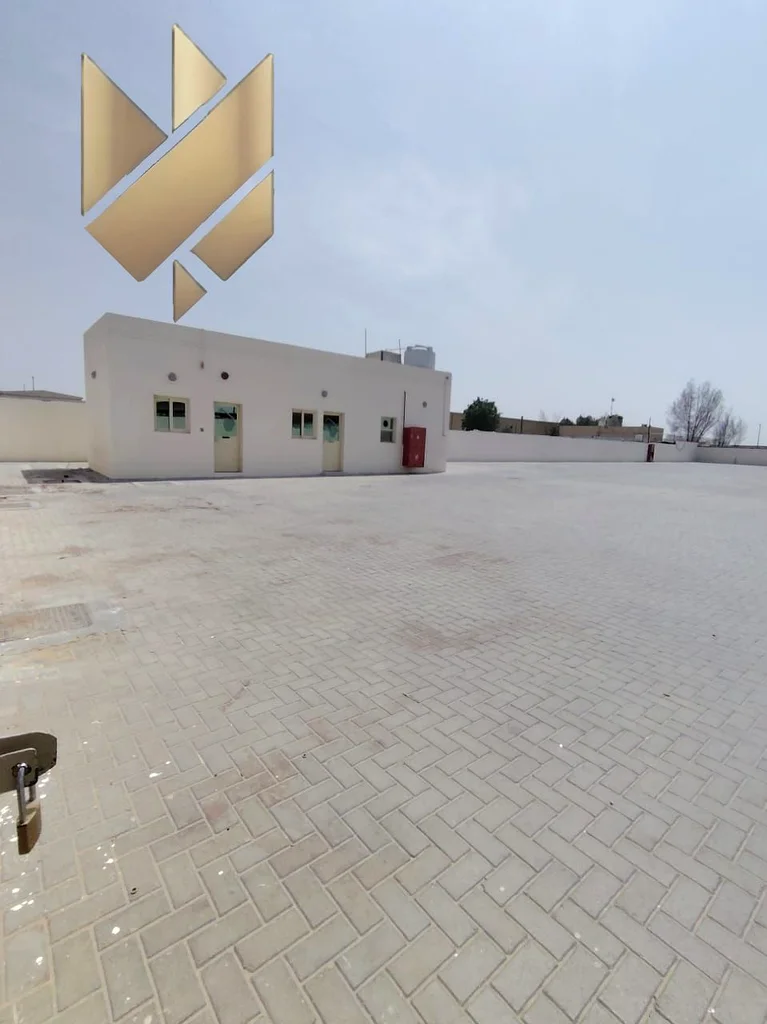 Fenced land – Multipurpose – Very large area – Bathroom – Kitchen64057911912449111