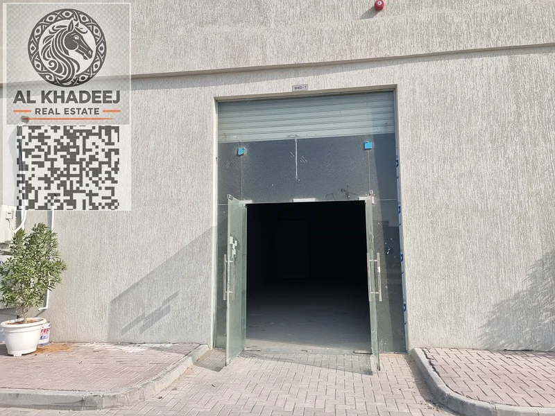 مستودعات جديدة بالكامل للإيجار السنوي في عجمان – الجرف الصناعية 1 – 1,850 قدم مربع – موقع متميز قرب سوق سالم – مجهزة بالكهرباء والماء و64074343885441113