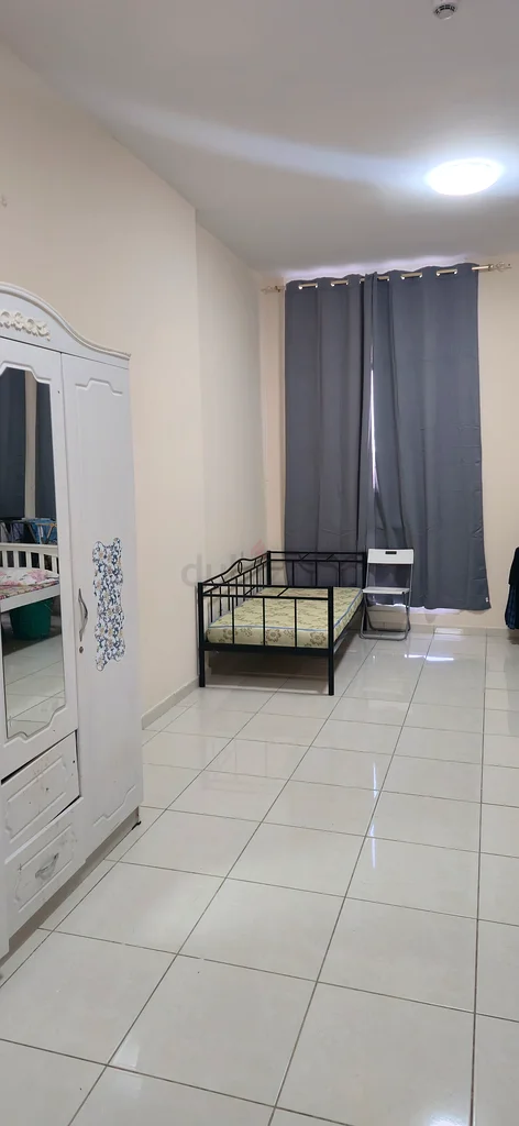 غرفة تنفيذية واحدة فقط بسعر 1799 درهم في مبنى ند الحمر الجديد64054947871489114