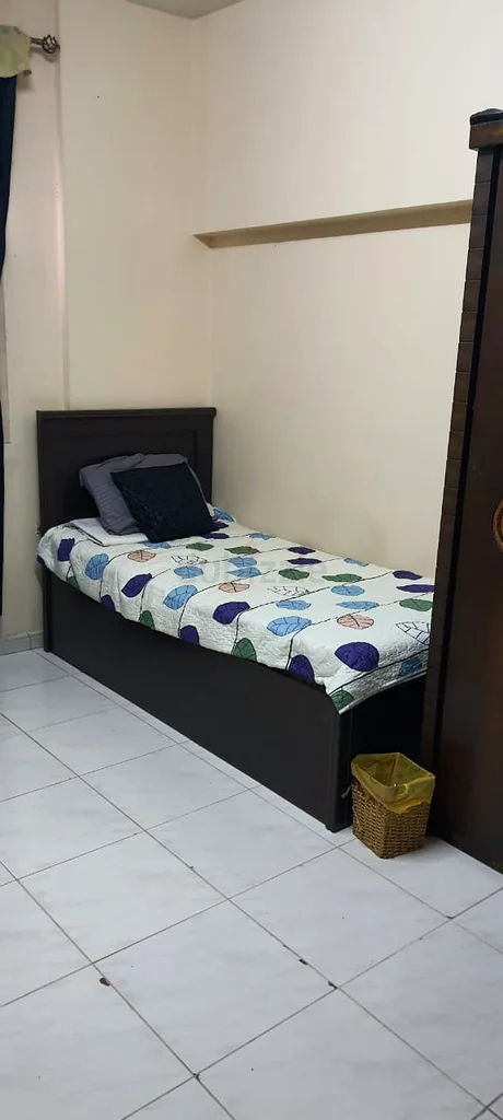 غرفة نوم رئيسية لسيدة تنفيذية واحدة64047645132161110