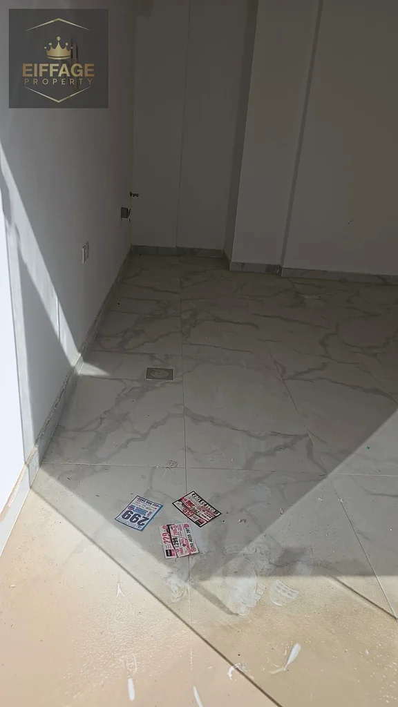 محلات مميزة في منطقة الجرف 3، تكييف سبليت، وبسعر خاص لا يتجاوز 25,000 درهم سنويًا64073451205249114
