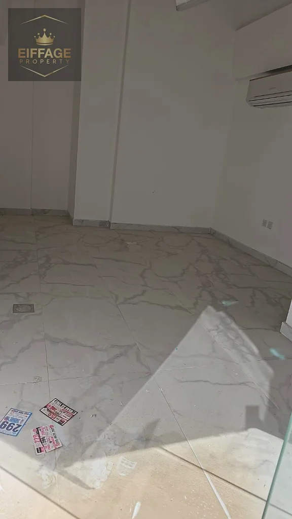 محلات مميزة في منطقة الجرف 3، تكييف سبليت، وبسعر خاص لا يتجاوز 25,000 درهم سنويًا64073451205249112