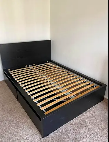 Malam queen size bed 160/200cm bed , 2 storage drawers underneath and with Ikea mattress