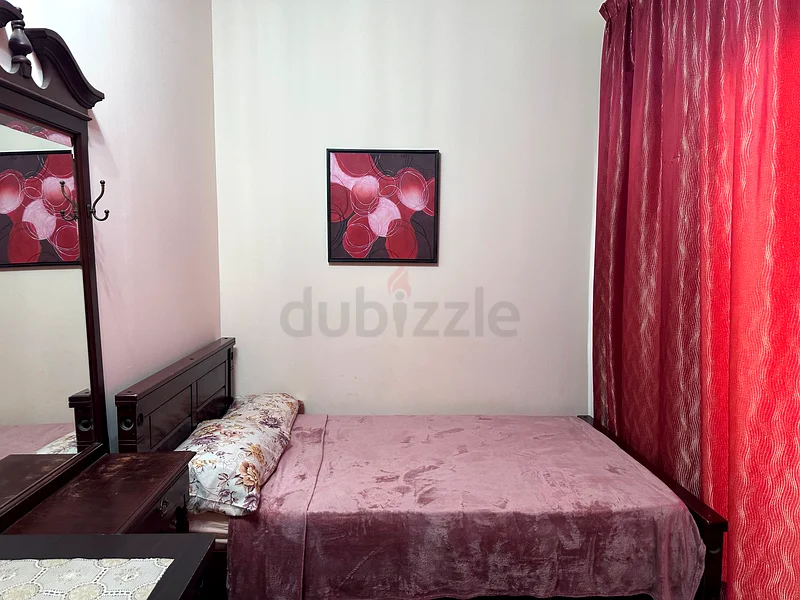 SPACIOUS PARTITION ROOM WITH BALCONY FOR GENT IN QASIMIA  - FREE SEWA  WIFI64053744528771113