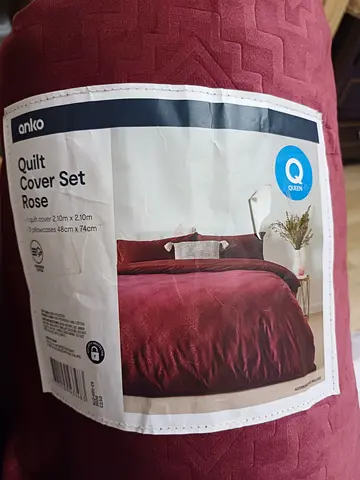 Stylish Rose Quilt Cover Set - Perfect for Your Bedroom!