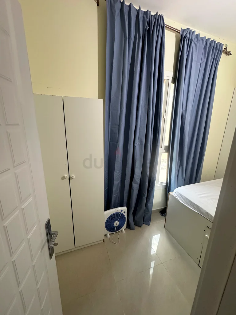 Window Partition Room || Prime Location || JVC64048191081986111