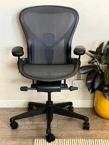 Remastered Version Herman Miller Aeron Office Chair Fully Options Good Condition