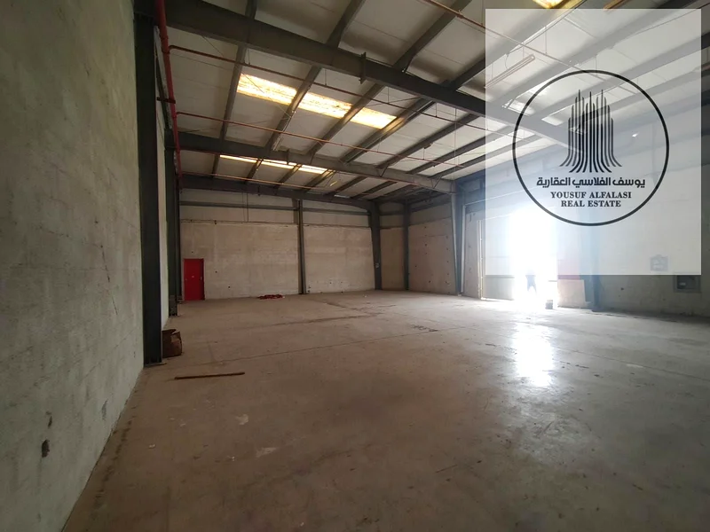مستودع مميز في منطقة السجايا الصناعية، الشارقة64058561429633111