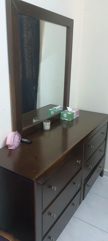 غرفة نوم رئيسية لسيدة تنفيذية واحدة64047645132161112