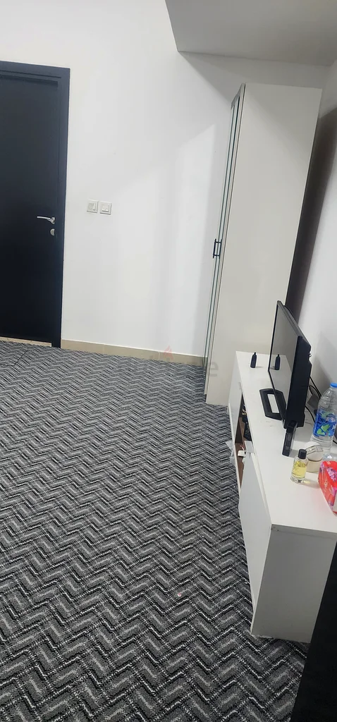 Sharing appartement, separate room with attached washroom64048402280706110