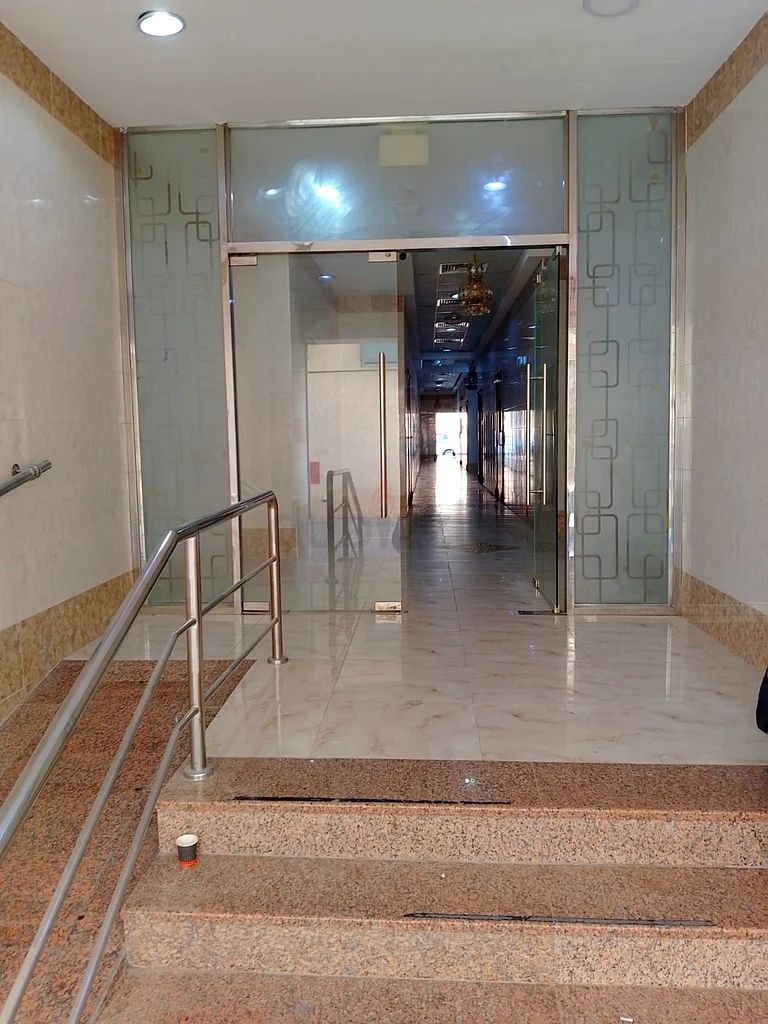 BED SPACE FOR EXICUTIVE BATCHLORS IN ALJURF INDUSTRUIAL AREA 3 NEAREST AJMAN CHINA MALL AND OSCAR GR64047971260675112