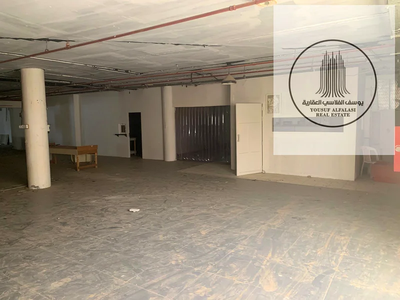 للإيجار: مستودع بمساحة 25000 قدم مربع في المنطقة الصناعية بالشارقة64073784432130113