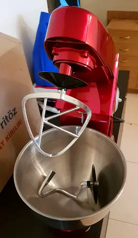 Professional 1200 Watt Kitchen Stand Mixer - Perfect for Your Culinary Needs!