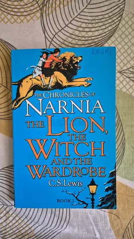The Chronicals of Narnia, THE lion the witch and the wardrobe BOOK