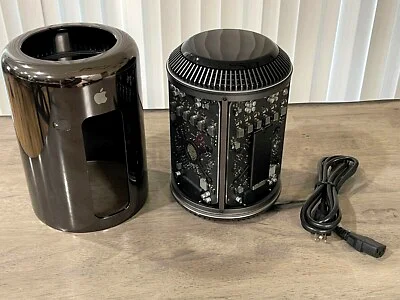 Mac Pro 2013 | 6-Core | 32GB | 1TB | Dual D700 – For Parts