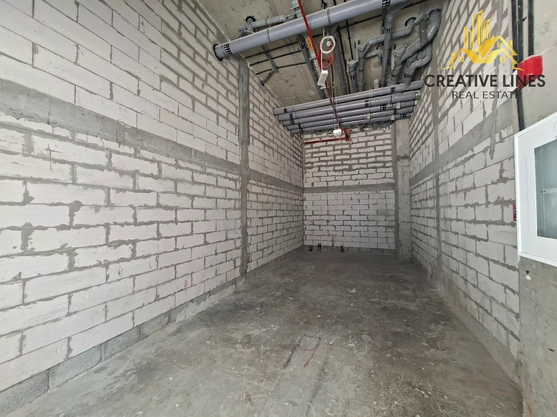 Strategic Retail Space || High Footfall || Shell and Core64064810078721113
