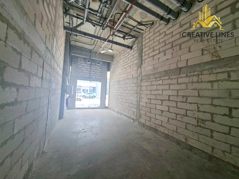 Strategic Retail Space || High Footfall || Shell and Core64064810078721114