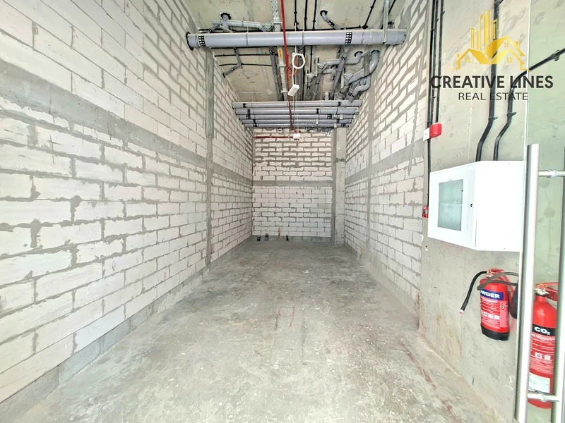 Strategic Retail Space || High Footfall || Shell and Core64064810078721111
