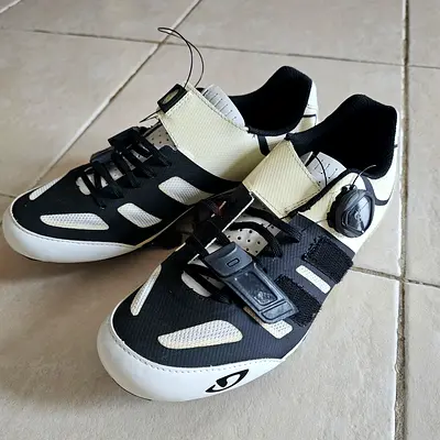 Giro cycling shoes