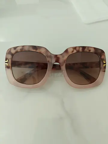 Chic Tortoise Shell Sunglasses for Fashion Lovers