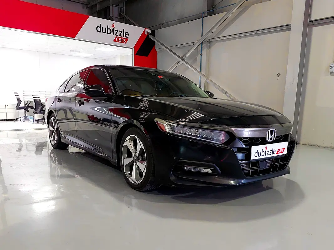Honda Accord 2018 — photo 1 of 16