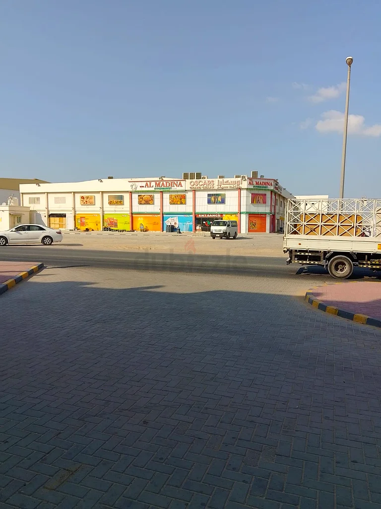 BED SPACE FOR EXICUTIVE BATCHLORS IN ALJURF INDUSTRUIAL AREA 3 NEAREST AJMAN CHINA MALL AND OSCAR GR64047971260675114