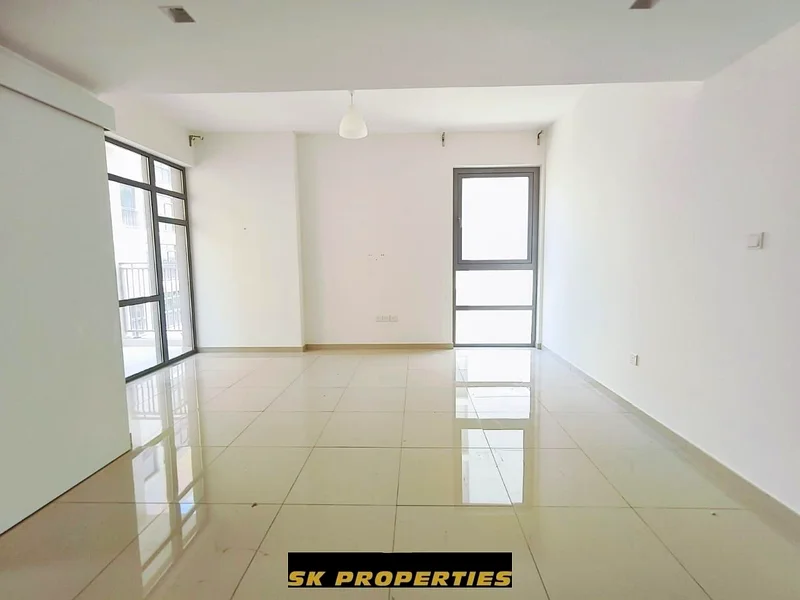 مع شرفة | جاهز للانتقال | موقع متميز64230331195651113