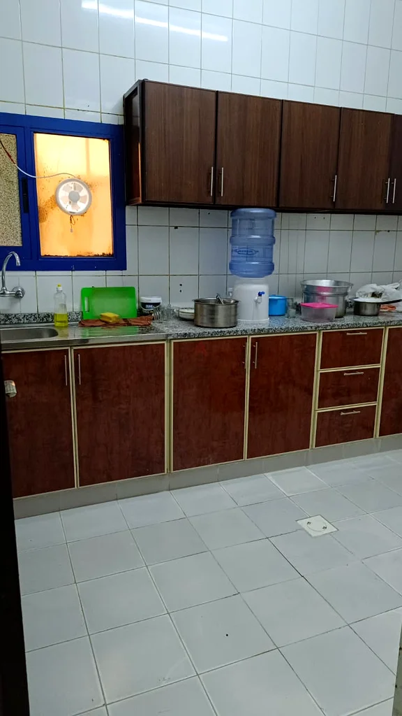 Bed space available for Male (Indians only). Ajman between Galleria mall - Day 2 Day area.64054494872578110