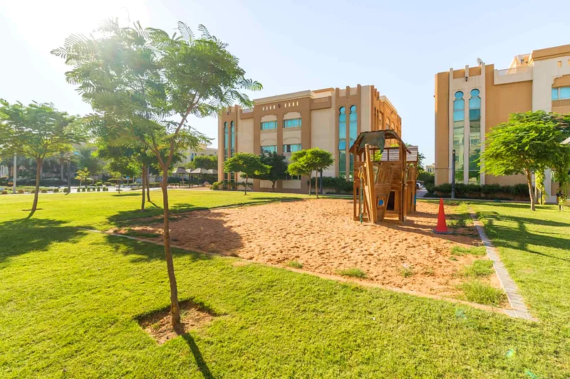 إيجار عقاري كامل للمبنى إيوان | 12 شقة64395296302339110