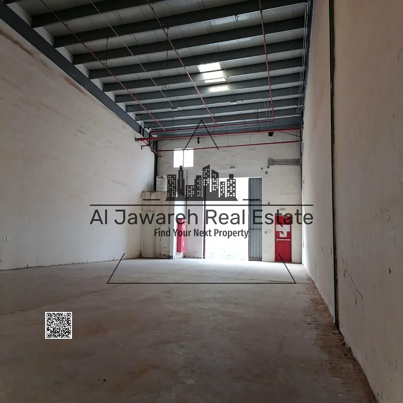 للإيجار، مستودع بمساحة 2515 قدم مربع، في موقع متميز64061497328387112