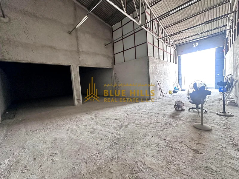 Heigh Roof | Main Road Access | Best For Storage64063806375297112