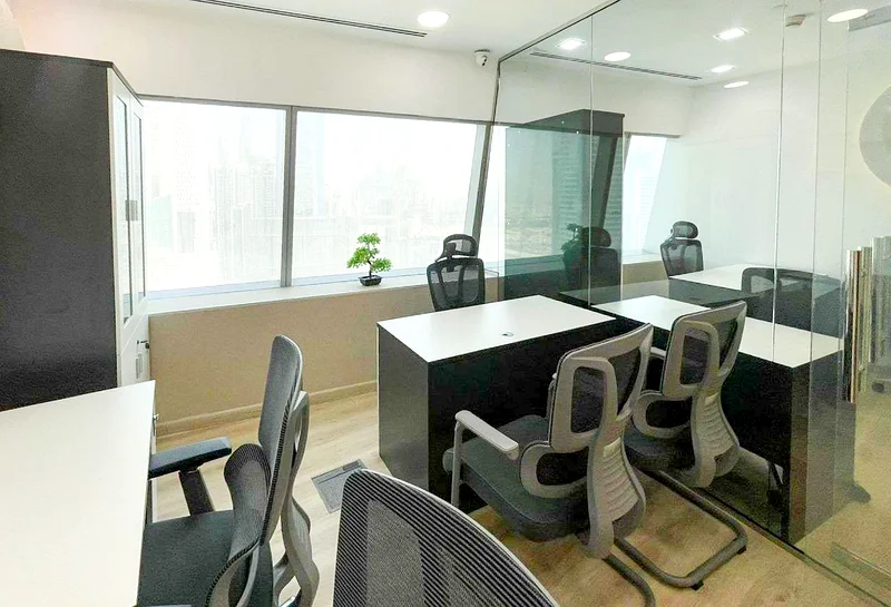 شاغرة | مؤثثة بالكامل | طابق عالٍ64069086013441112