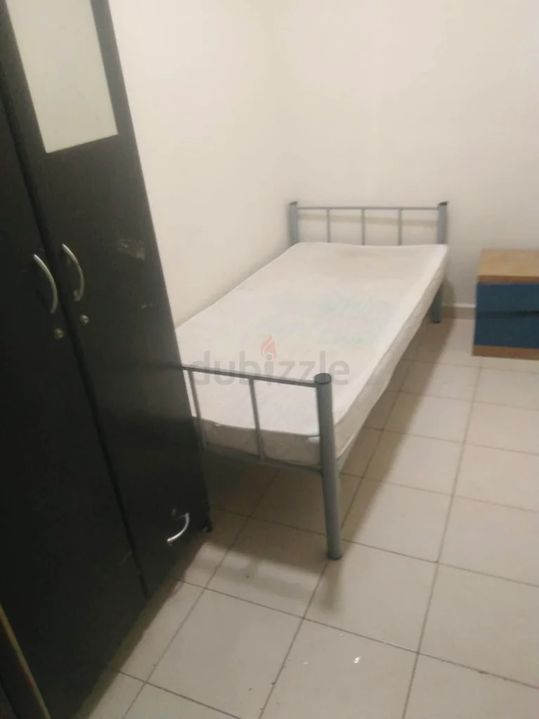 PARTITION AVAILABLE FOR COUPLE OR SINGLE64049532539907110