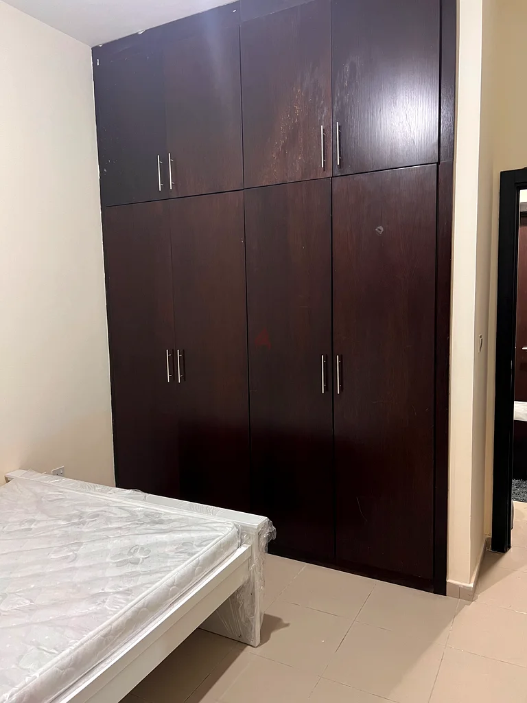 غرفة رئيسية مع شرفة في تكوم64047868029441112