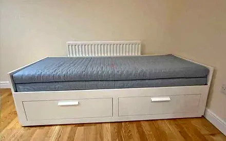 ‎IKEA brimness Day bed with 2 storage drawers underneath and with 2 IKEA mattresses