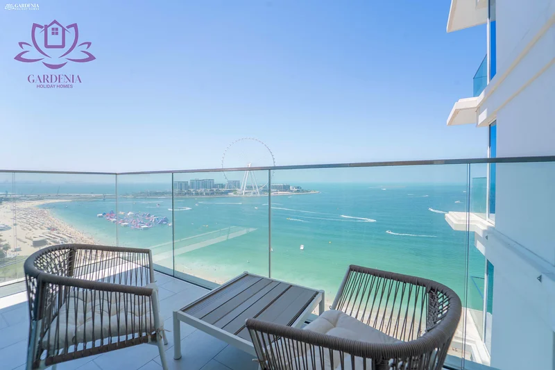 وحدة واسعة ومذهلة بإطلالة بانورامية على البحر64230832898817112