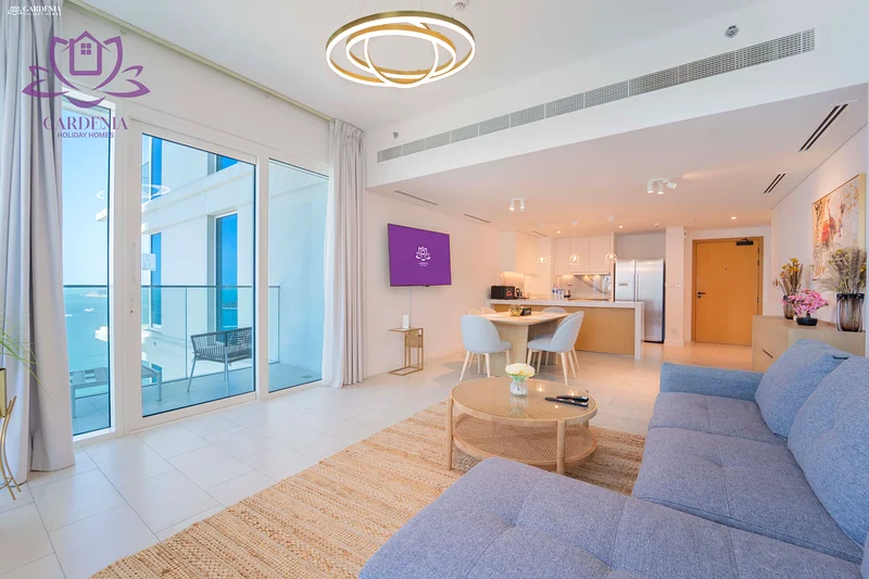 وحدة واسعة ومذهلة بإطلالة بانورامية على البحر64230832898817110