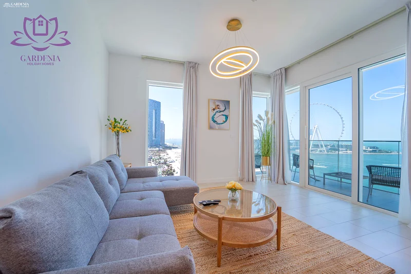 وحدة واسعة ومذهلة بإطلالة بانورامية على البحر64230832898817111