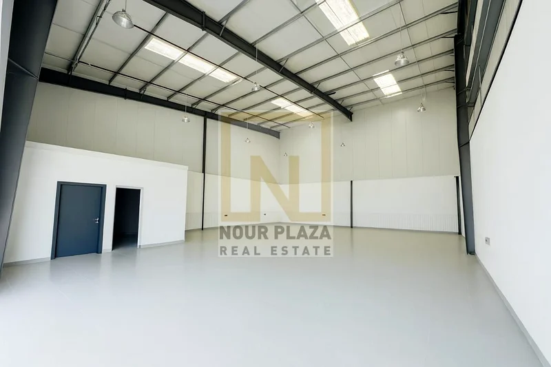 مستودع بريميوم مثالي مع تخزين متعدد الاستخدامات يقع في منطقة مطلوبة ICAD 2.64061820510082110