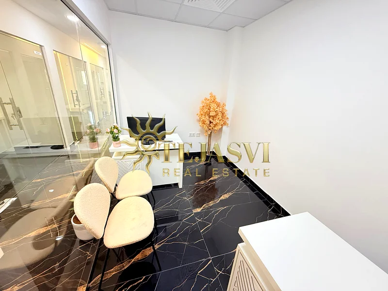 Ready To Move | Direct from Owner | Near to Metro64072344333570111