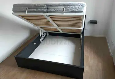 Ikea queen size hydraulic bed with Ikea mattress