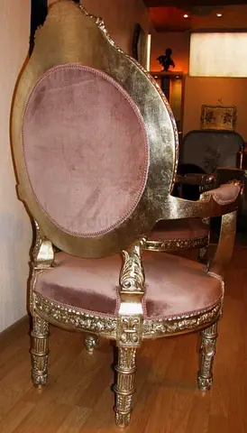 2 Queen Limited edition Italian antique Armchair