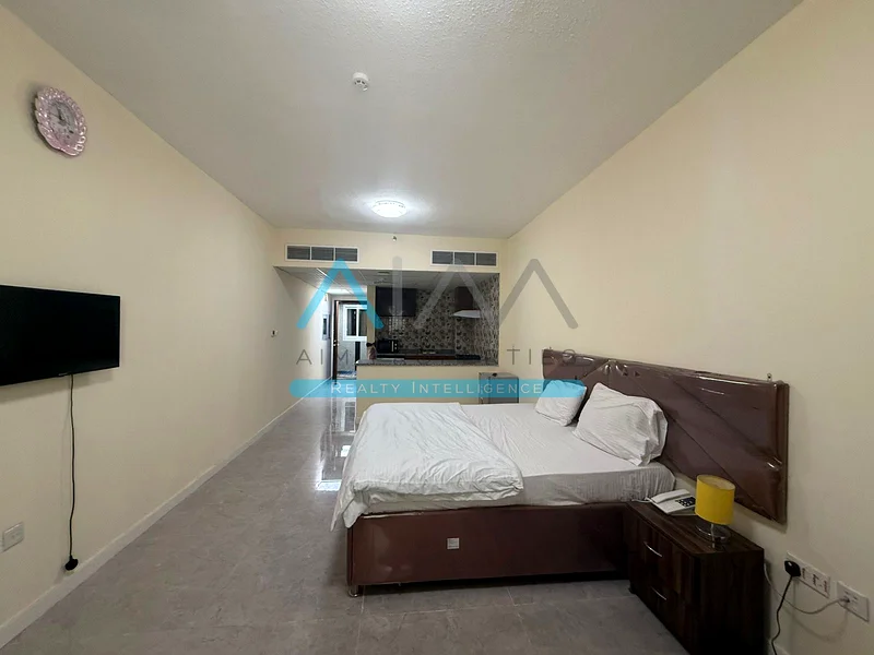 Stylish Studio Living with Balcony, Pool & Gym – Ideal for Families64214987570433113