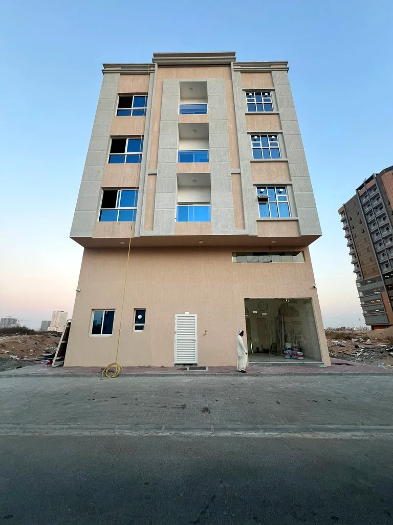 محل تجاري مميز للبيع في منطقة آل عليا - عجمان، بمساحة 120 مترًا مربعًا64073109243395112