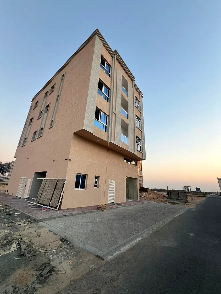 محل تجاري مميز للبيع في منطقة آل عليا - عجمان، بمساحة 120 مترًا مربعًا64073109243395110