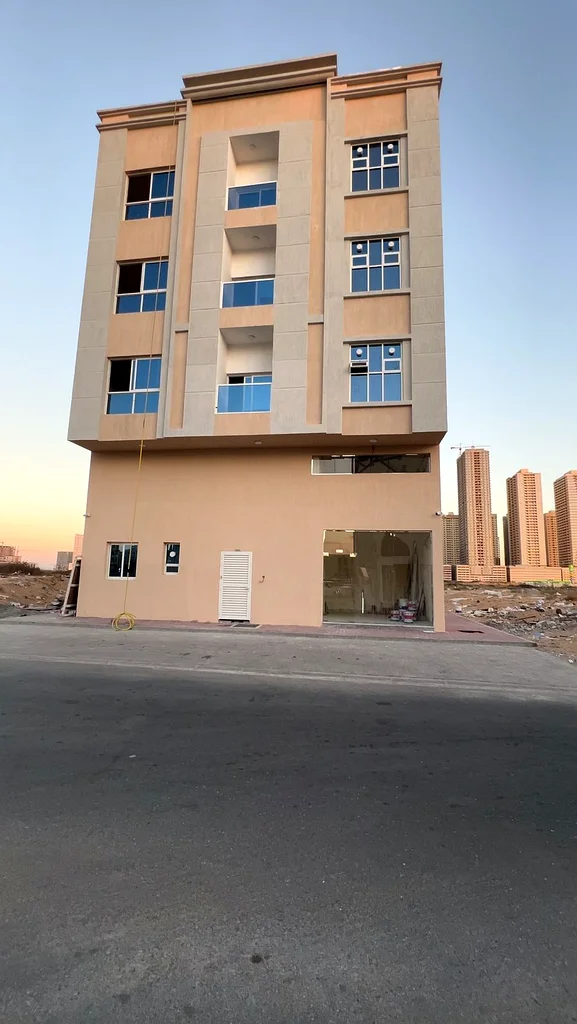 محل تجاري مميز للبيع في منطقة آل عليا - عجمان، بمساحة 120 مترًا مربعًا64073109243395114