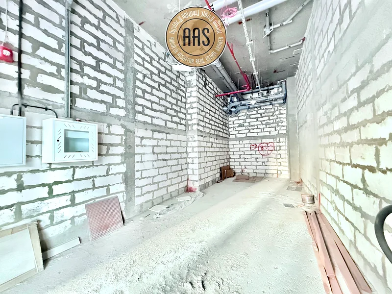 Front Of Parking•Hot Location For Business•Shop With Size-403sqft•Rent 250k64065483550339112