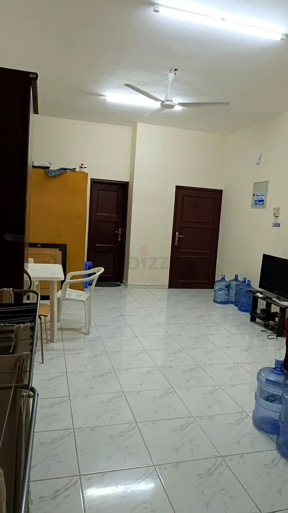 Bed space available for Male (Indians only). Ajman between Galleria mall - Day 2 Day area.64054494872578113