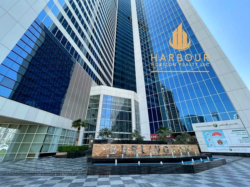 مكتب مؤثث للإيجار مع فواصل زجاجية64069085722626114