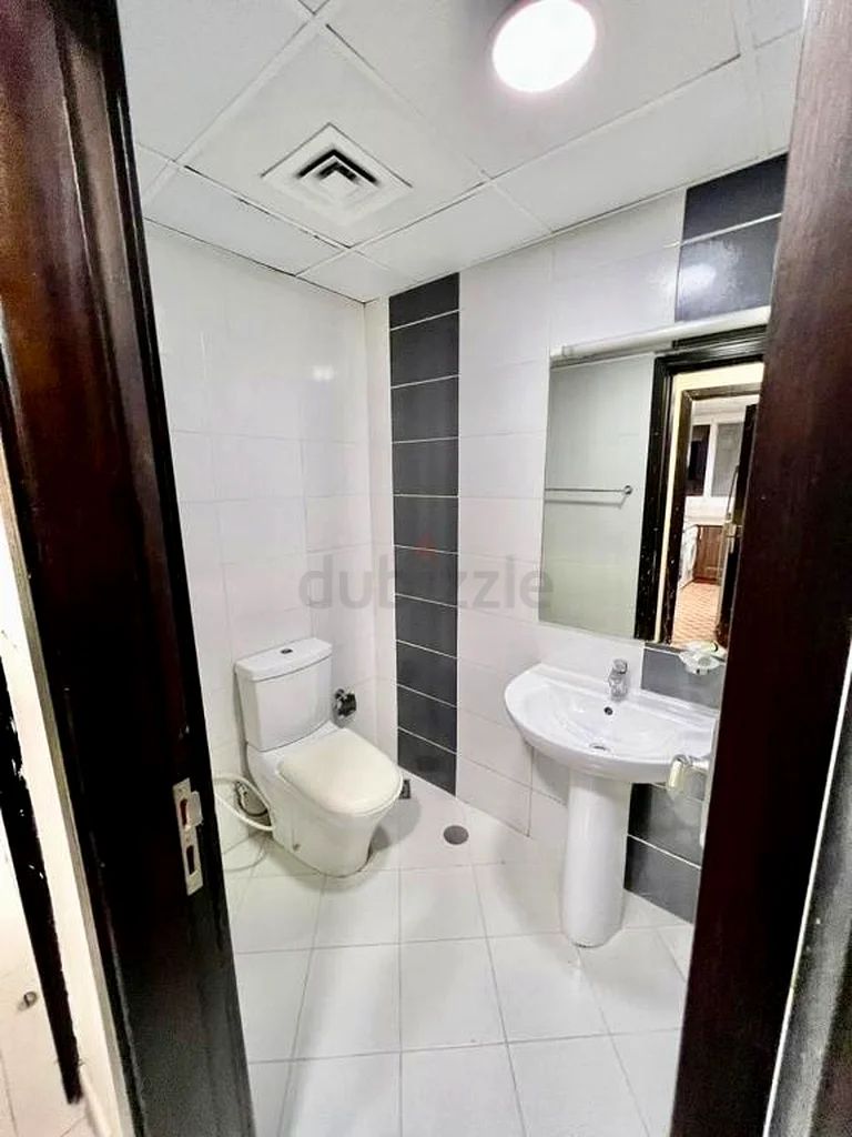 PARTITION AVAILABLE FOR COUPLE OR SINGLE64049532539907112
